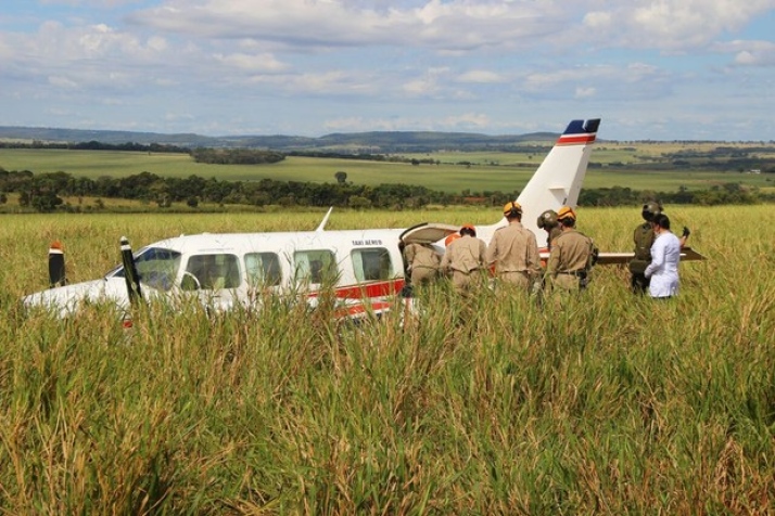 Avião que estavam Angélica, Luciano, seus filhos e as babás