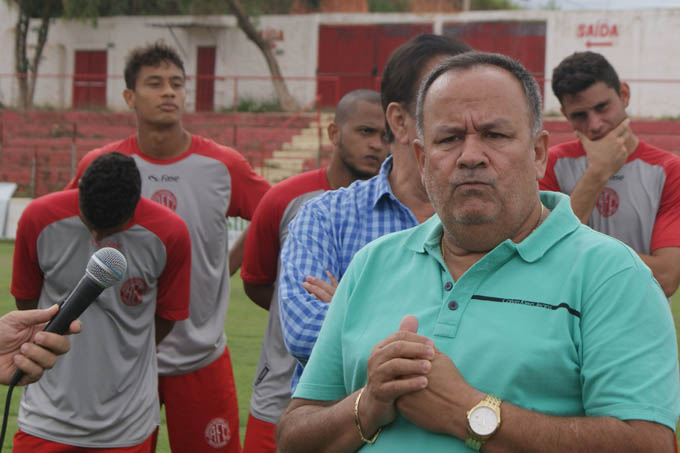 Tem sido de fundamental importância o apoio do presidente da Câmara, vereador Northon Neiva, que voluntariamente abraçou a causa do América-TO