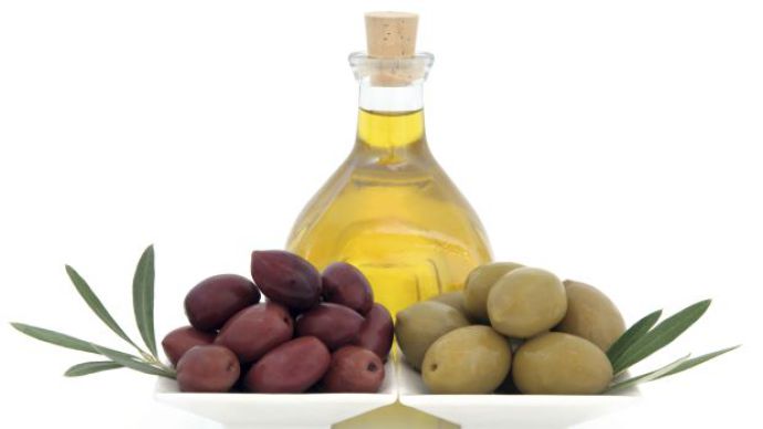 Seguir uma dieta mediterrânea com ingestão adicional de azeite extra virgem ou nozes também contribuiu para o aumento da expectativa de vida e redução de 30% no risco de doenças cardiovasculares nas mulheres participantes do estudo
