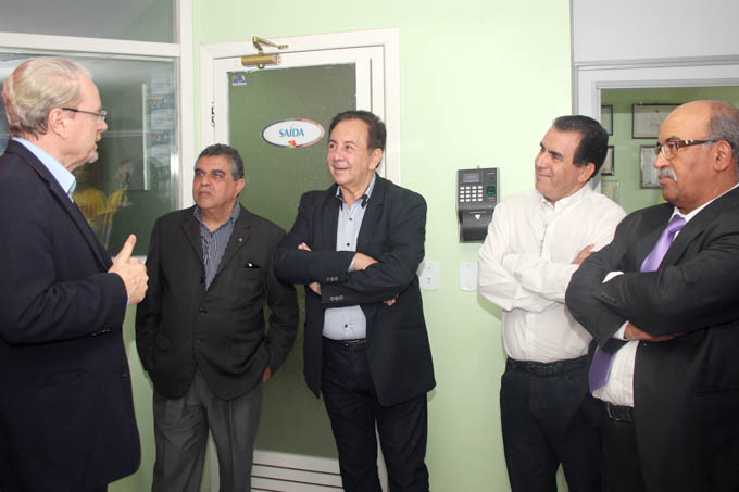 O presidente do PSB estadual, Márcio Lacerda, com o coordenador institucional da Prefeitura de Teófilo Otoni, Nagib Nedir (PMDB); o prefeito Getúlio Neiva (PMDB), o ex-candidato a deputado federal Aloízio Neiva (PSB) e o presidente do PSB de Teófilo Otoni, Jorge Medina (foto: Alan Rodrigues | ASCOM PMTO)