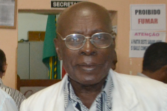 O senhor Djalma Cordeiro é presidente da União Operária Beneficente Deus União e Trabalho (foto: Paraíba)