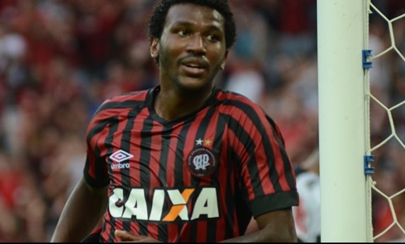 Douglas Coutinho será o primeiro reforço do Cruzeiro para a atual temporada