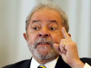 O ex-presidente Luiz Inácio Lula da Silva fala durante uma coletiva de imprensa com a mídia internacional em São Paulo - 28/03/2016 (Paulo Whitaker/Reuters)