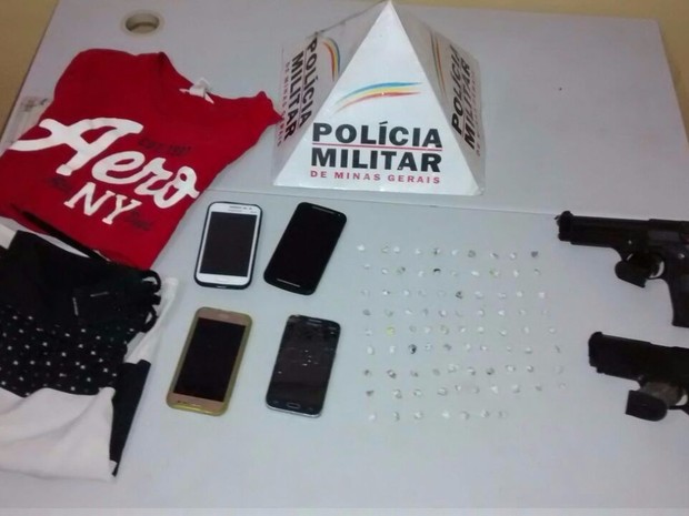 PM apreendeu réplicas de arma de fogo - Foto: Divulgação/ Polícia Civil)