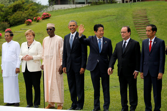Os líderes do G7 posam para a foto oficial nesta sexta-feira na reunião de cúpula de Ise Shima, no Japão (Carlos Barria/Reuters)