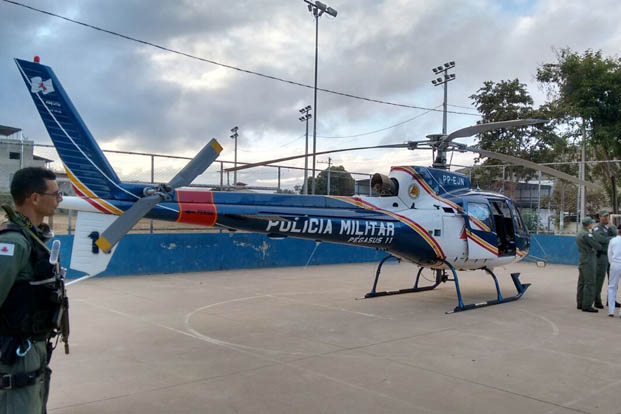 Até o helicóoptero Pégasus, da PM, foi deslocado para dar suporte tático à operação (foto: Grupo de notícias do Cabo Nathan no whatsapp)