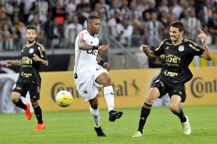 Robinho marcou o gol atleticano no empate por 1 a 1 com a Ponte Preta pelas oitavas da Copa do Brasil