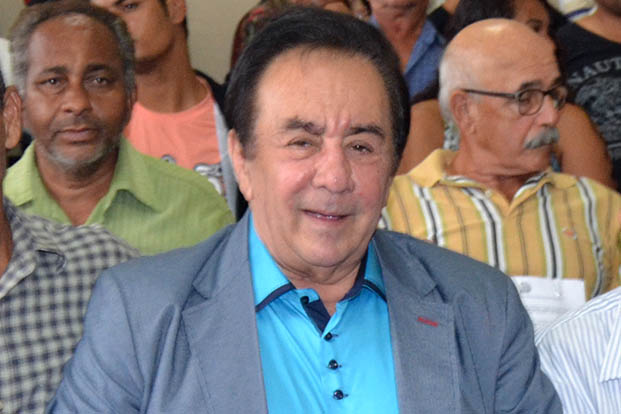 Um dia antes de sofrer o AVC o prefeito Getúlio Neiva participou da convenção do seu partido, o PMDB, na Câmara Municipal de Teófilo Otoni (foto: Paraíba)