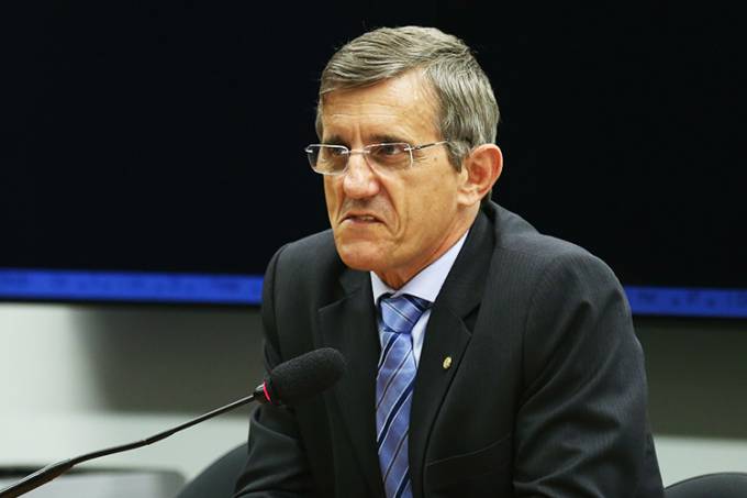 O deputado Darcísio Perondi (PMDB-RS), relator PEC dos gastos públicos (Fabio Rodrigues Pozzebom/Agência Brasil)
