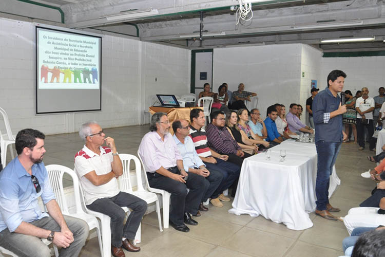 Durante os encontros com os servidores, o prefeito também fez questão de apresentar a sua equipe de trabalho: secretários municipais e a equipe do primeiro escalão