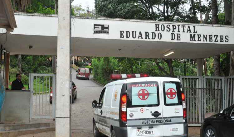 Paciente foi transferido da UPA Nordeste, onde foi atendido inicialmente, para o Hospital Eduardo de Menezes, referência em infectologia (foto: Jair Amaral/EM/D.A PRESS)