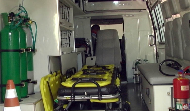 Interior de uma ambulância de suporte avançado