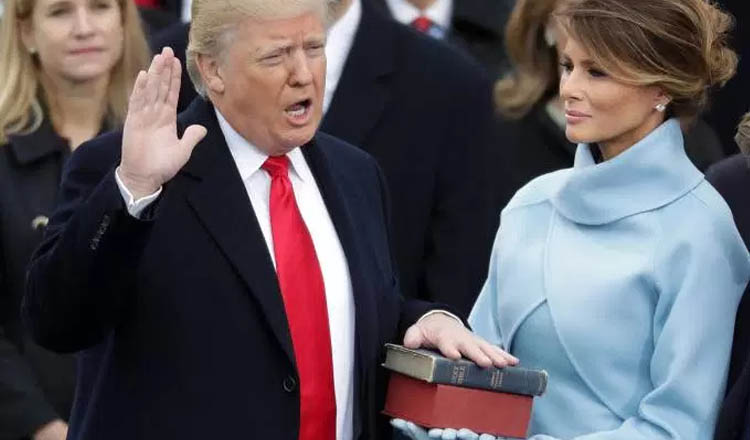 Donald Trump toma pose como presidente dos Estados Unidos (Chip Somodevilla/Getty Images/AFP)