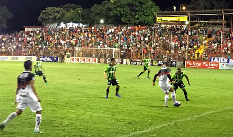 O América-TO demonstrou bom jogo e entrosamento da parte do time, mas não foi o suficiente para superar o adversário em partida no Estádio Nassri Mattar (foto: ASCOM América-TO)
