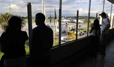 Alguns aeroportos do país já estão concedidos à iniciativa privada, entre eles o de Confins, na região metropolitana de BH (Foto: Juarez Rodrigues/EM/D.A Press - 08/05/05)