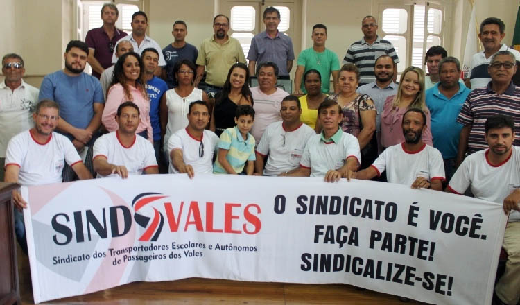 No plenário da Câmara Municipal, sindicalizados e autoridades presentes à assembleia do Sindvales (crédito: Boy Fotógrafo)