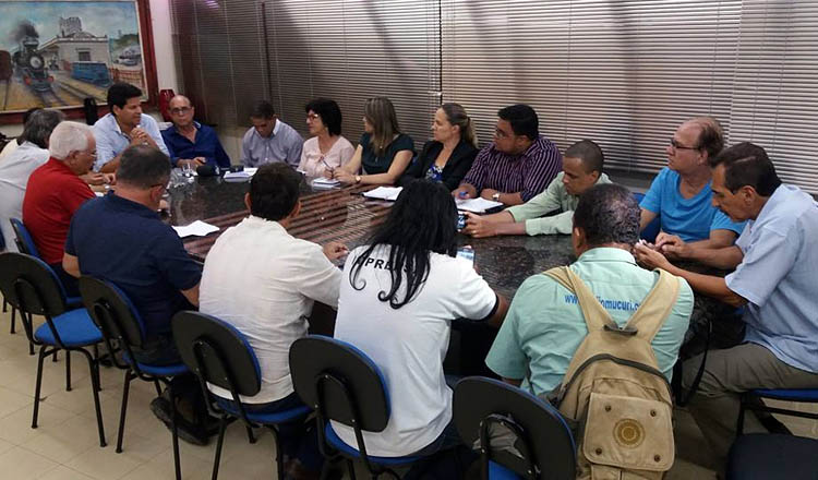 Entrevista coletiva do prefeito Daniel Sucupira, acompanhado por secretários, sobre os seus 100 dias de governo (foto: William Horta/Jornal Carta | Reprodução Facebook)