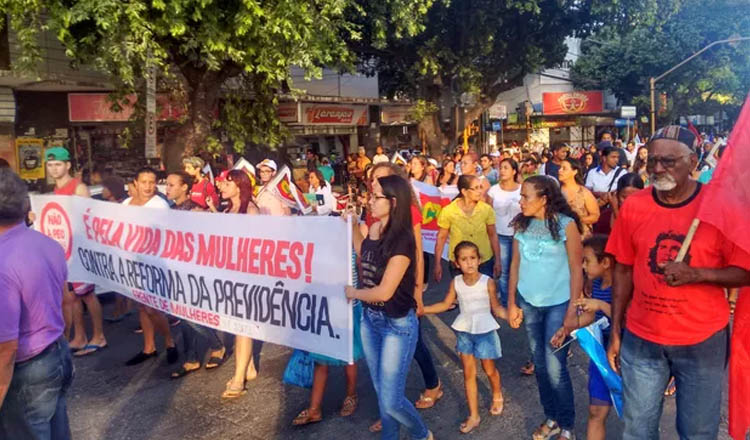 Manifestantes percorreram algumas ruas da cidade (Foto: Zana Ferreira/G1 | Reprodução)